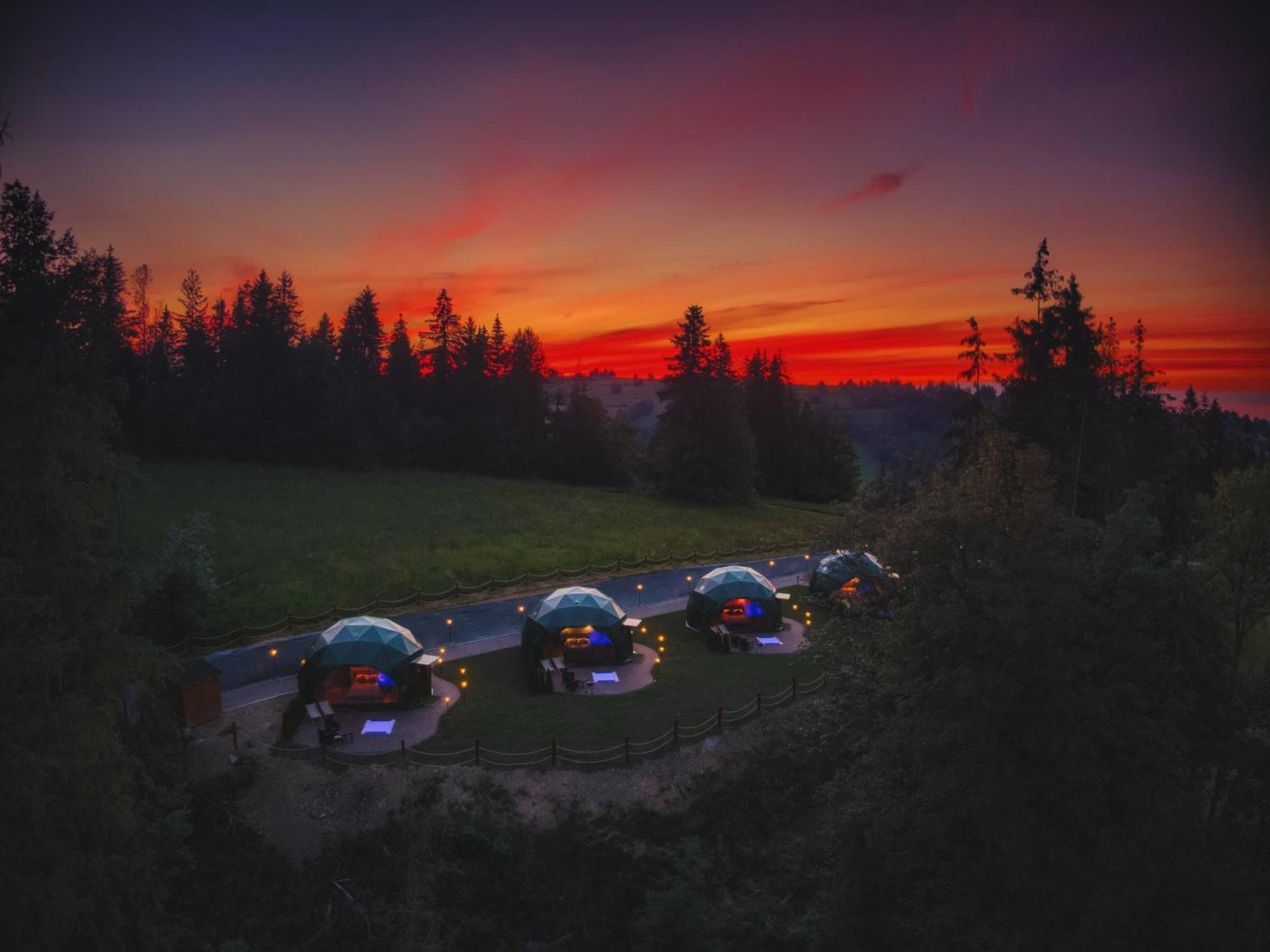 Peak Glamp & Jacuzzi Luxuszelt *